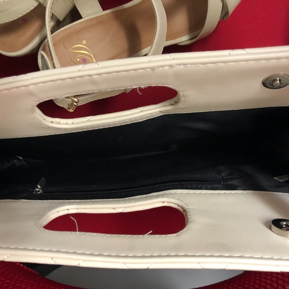 Bag  Clutch and Sandals - Picture 5 of 7